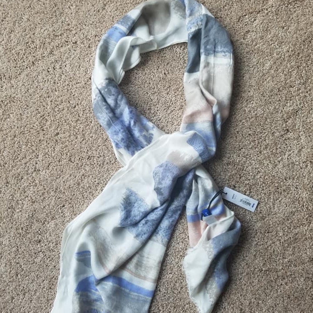 APT.9 scarf